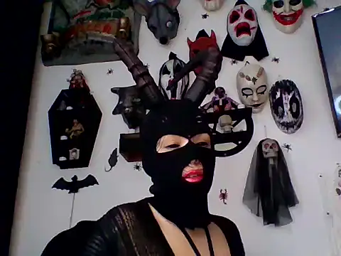 Snapshot of FeticheMacabre chatting on October 11, 7:16 pm FeticheMacabre online show from October 11, 7:16 pm