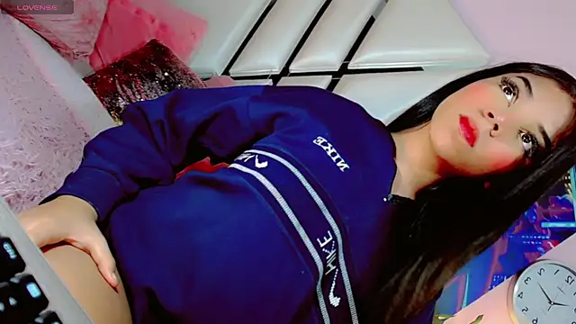 Snapshot of Hannahsmit chatting on January 31, 9:16 am Hannahsmit online show from January 31, 9:16 am