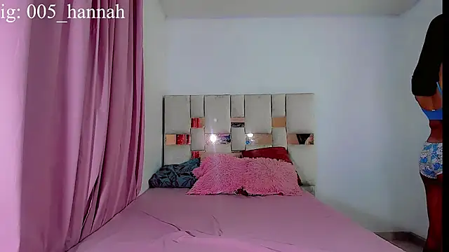 Snapshot of Hannahsmit chatting on September 16, 7:13 am Hannahsmit online show from September 16, 7:13 am