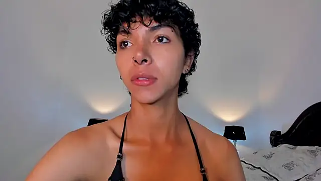 Snapshot of xhenisa_ chatting on January 26, 3:36 pm xhenisa online show from January 26, 3:36 pm