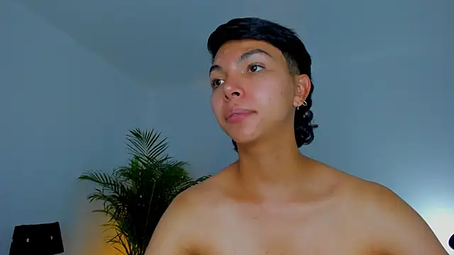 Snapshot of xhenisa_ chatting on September 29, 7:57 pm xhenisa online show from September 29, 7:57 pm