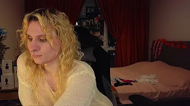 Snapshot of Lori_Myaf chatting on December 20, 2:05 pm Lori Myaf online show from December 20, 2:05 pm