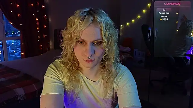 Snapshot of Lori_Myaf chatting on March 2, 3:20 pm Lori Myaf online show from March 2, 3:20 pm