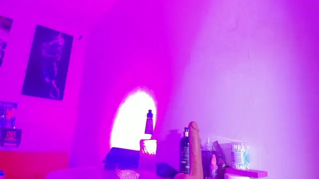 Snapshot of Alahia_Rodriguez chatting on February 22, 1:57 pm Alahia Rodriguez online show from February 22, 1:57 pm