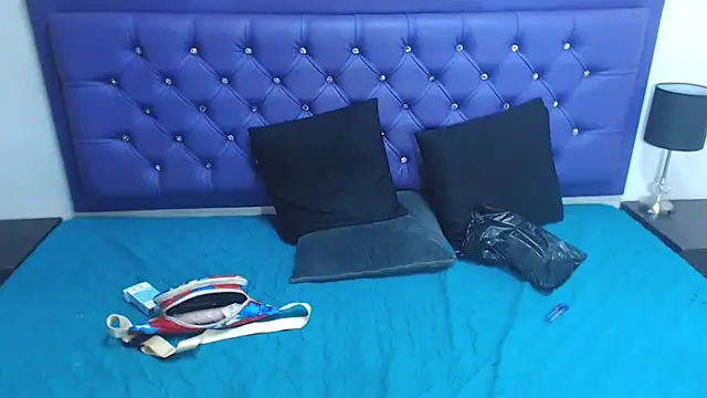 Snapshot of kiwii_nasty chatting on December 2, 8:39 pm kiwii nasty online show from December 2, 8:39 pm