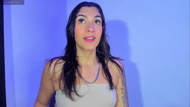 Snapshot of Camila_Coxx chatting on February 15, 2:26 am Camila Coxx online show from February 15, 2:26 am