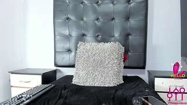 Snapshot of sweetdirtty1 chatting on March 13, 7:46 pm sweetdirtty1 online show from March 13, 7:46 pm