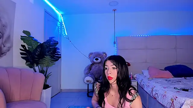 Snapshot of Marily_Daniela_ chatting on December 15, 4:07 am Marily Daniela online show from December 15, 4:07 am