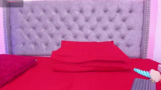 Sofia Girl  online show from November 11, 7:43 am