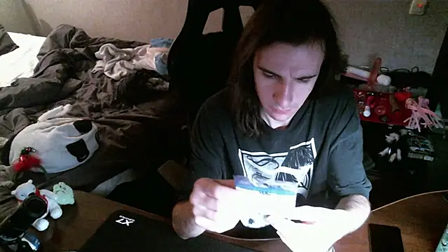 Snapshot of izilizi_23 chatting on December 12, 4:10 pm izilizi 23 online show from December 12, 4:10 pm