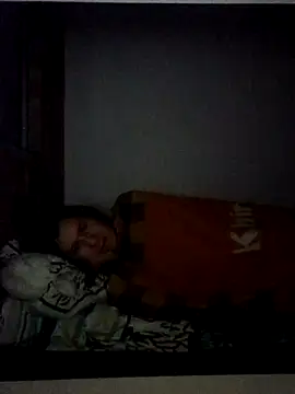 Snapshot of Cameron_puppy chatting on February 13, 7:35 am Cameron puppy online show from February 13, 7:35 am