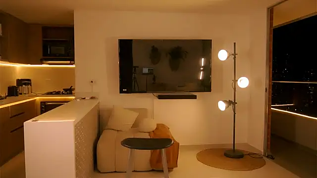 Ms Sammy online show from January 15, 1:37 am