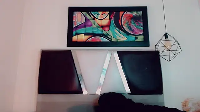 hilary rodriguez online show from December 20, 7:20 pm