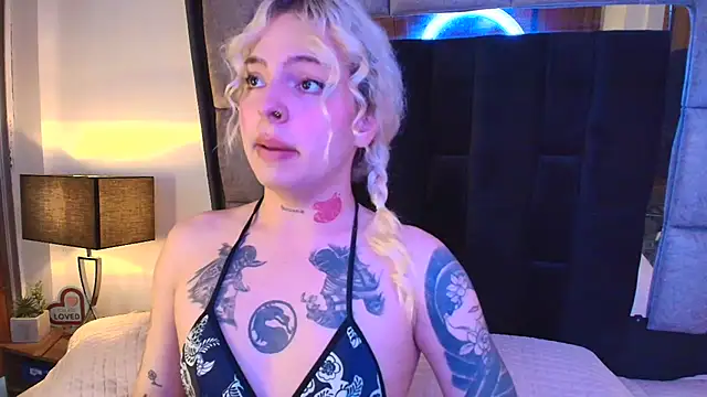 Snapshot of Bonnie_vega chatting on March 7, 7:52 pm Bonnie vega online show from March 7, 7:52 pm