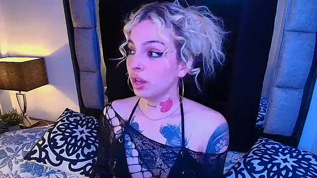 Snapshot of Bonnie_vega chatting on September 18, 9:09 pm Bonnie vega online show from September 18, 9:09 pm