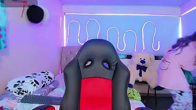 Snapshot of Jessica_smith_1 chatting on October 6, 7:14 pm Jessica smith 1 online show from October 6, 7:14 pm