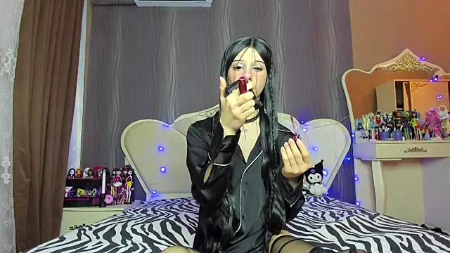 Snapshot of VivianMiller_ chatting on January 10, 3:29 am VivianMiller online show from January 10, 3:29 am