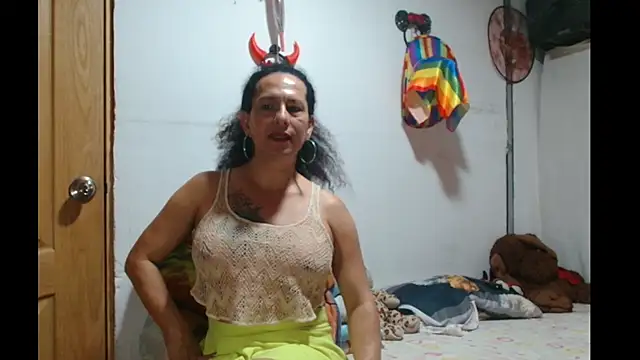 Snapshot of abbycrespa chatting on March 18, 3:35 pm abbycrespa online show from March 18, 3:35 pm
