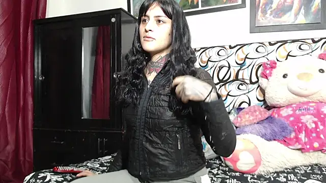 emma onassis 17 online show from September 11, 1:15 am