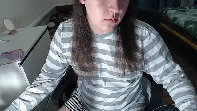 Snapshot of EvaMiron chatting on September 24, 2:45 pm EvaMiron online show from September 24, 2:45 pm