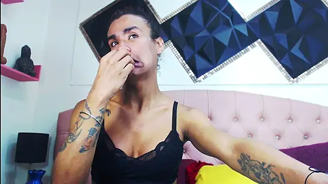 Snapshot of andrea_safeira_doll chatting on October 4, 11:05 pm andrea safeira doll online show from October 4, 11:05 pm