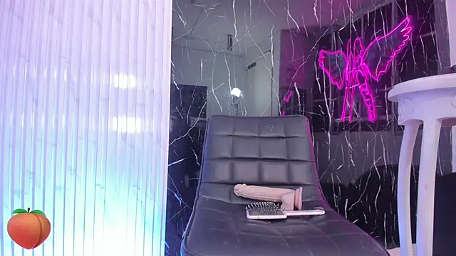 Snapshot of Mell_Saenz chatting on December 30, 4:29 pm Mell Saenz online show from December 30, 4:29 pm