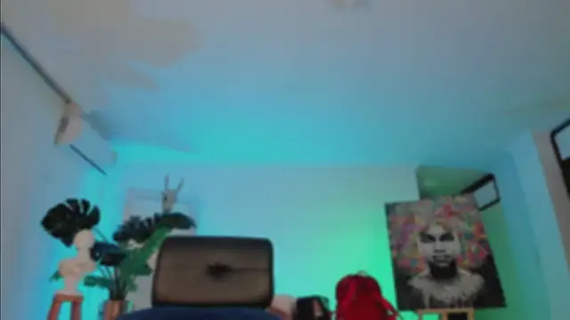 Snapshot of Taylor__foxxx chatting on December 24, 4:11 am Taylor foxxx online show from December 24, 4:11 am