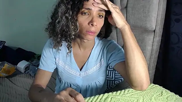 Nadia Monroe online show from December 7, 10:39 am