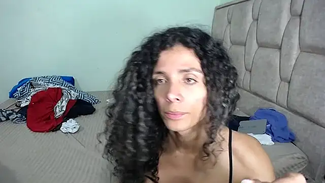 Nadia Monroe online show from January 5, 6:35 am