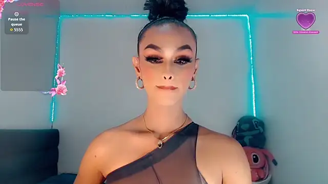 Snapshot of _Riannagarcia_ chatting on October 3, 4:23 am Riannagarcia online show from October 3, 4:23 am