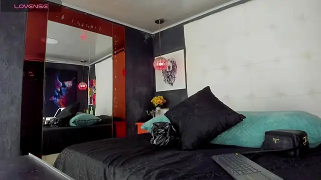 Snapshot of CloeRodriguez chatting on October 10, 8:21 pm CloeRodriguez online show from October 10, 8:21 pm