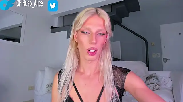 Snapshot of AliceSnowCatt chatting on January 14, 9:30 pm AliceSnowCatt online show from January 14, 9:30 pm