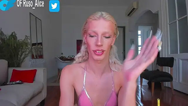 Snapshot of AliceSnowCatt chatting on February 5, 3:53 pm AliceSnowCatt online show from February 5, 3:53 pm