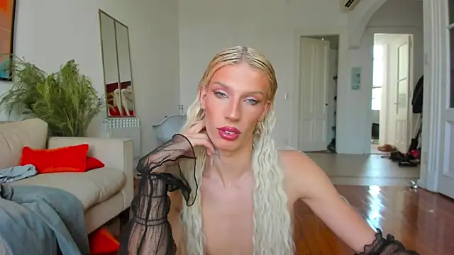 Snapshot of AliceSnowCatt chatting on February 9, 5:22 pm AliceSnowCatt online show from February 9, 5:22 pm