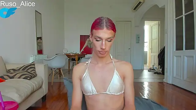 Snapshot of AliceSnowCatt chatting on March 14, 4:35 pm AliceSnowCatt online show from March 14, 4:35 pm