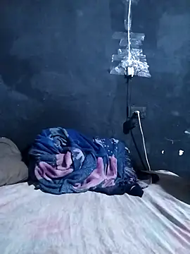 Hevellyn  online show from February 6, 2:28 am