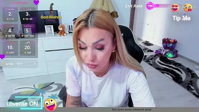 Snapshot of GlossyDiamondX chatting on September 11, 6:43 am GlossyDiamondX online show from September 11, 6:43 am