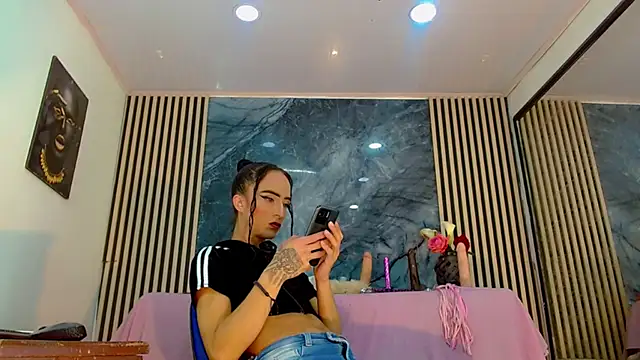 Snapshot of PriscilaRainbow chatting on February 28, 1:58 pm PriscilaRainbow online show from February 28, 1:58 pm