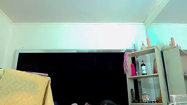 Snapshot of PriscilaRainbow chatting on September 15, 9:52 pm PriscilaRainbow online show from September 15, 9:52 pm