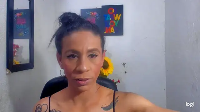 Snapshot of juanblakbigcock chatting on October 9, 6:53 pm juanblakbigcock online show from October 9, 6:53 pm