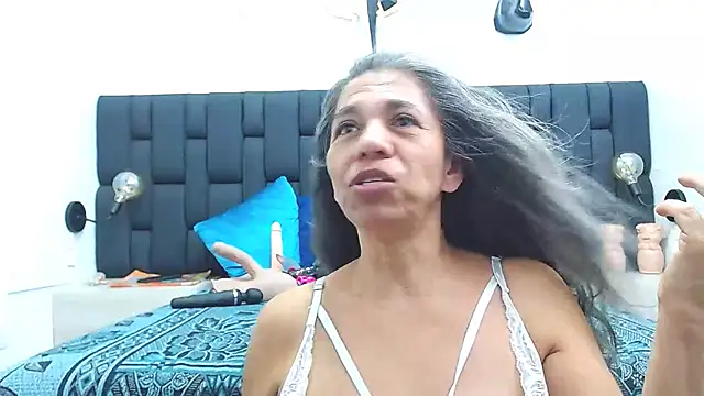 Snapshot of chanel_grant chatting on March 19, 9:05 pm chanel grant online show from March 19, 9:05 pm