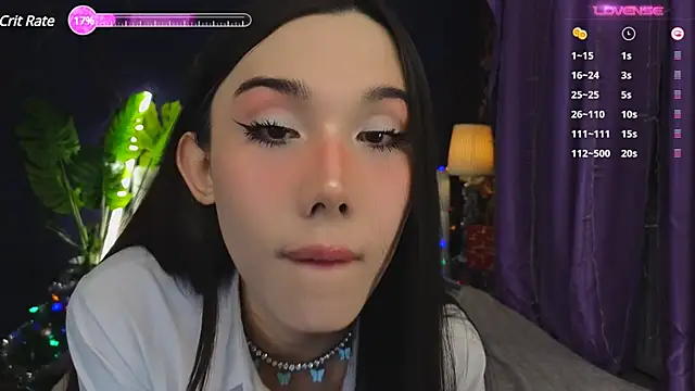 Snapshot of Kaia_Sunshine_Mia chatting on December 7, 10:23 pm Kaia Sunshine Mia online show from December 7, 10:23 pm