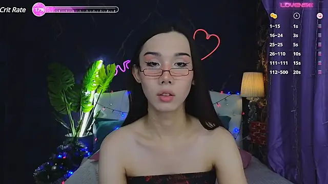 Snapshot of Kaia_Sunshine_Mia chatting on December 9, 10:53 pm Kaia Sunshine Mia online show from December 9, 10:53 pm