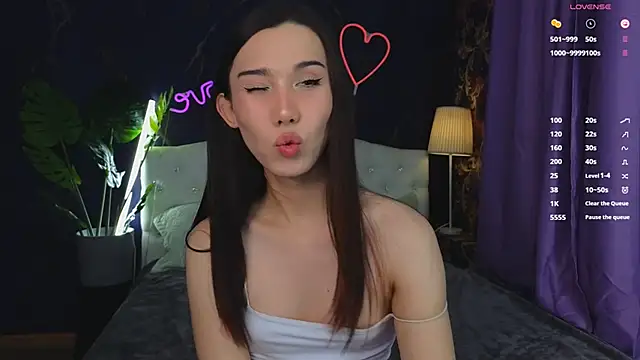 Snapshot of Kaia_Sunshine_Mia chatting on February 9, 2:29 pm Kaia Sunshine Mia online show from February 9, 2:29 pm