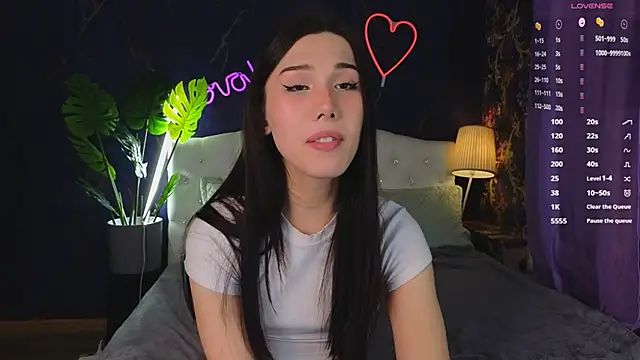 Snapshot of Kaia_Sunshine_Mia chatting on March 6, 5:51 pm Kaia Sunshine Mia online show from March 6, 5:51 pm