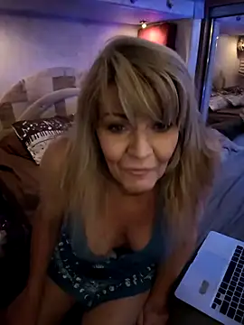 Snapshot of annika_lately chatting on February 12, 3:40 am annika lately online show from February 12, 3:40 am