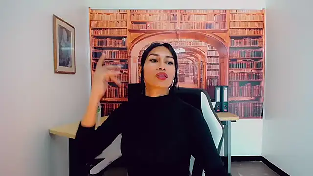 Snapshot of khiara_moretti chatting on February 22, 7:36 pm khiara moretti online show from February 22, 7:36 pm