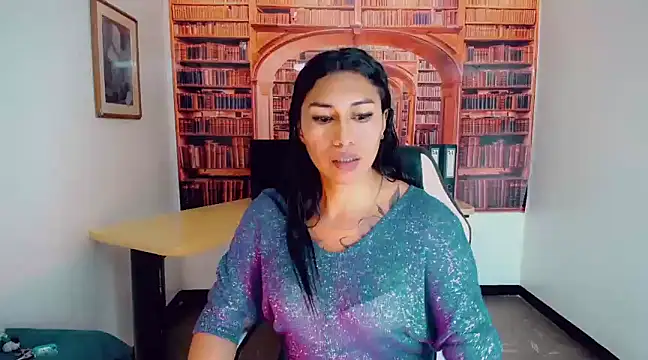 Snapshot of khiara_moretti chatting on March 1, 7:37 pm khiara moretti online show from March 1, 7:37 pm