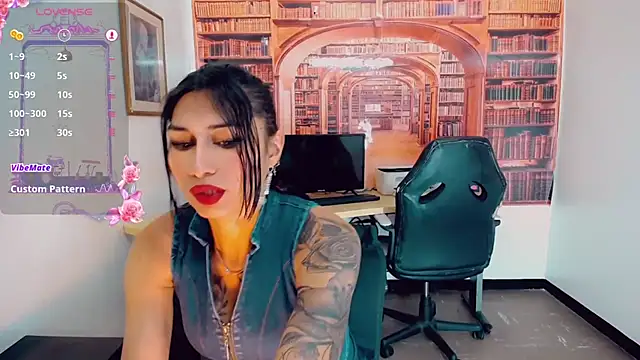 Snapshot of khiara_moretti chatting on March 6, 7:39 pm khiara moretti online show from March 6, 7:39 pm