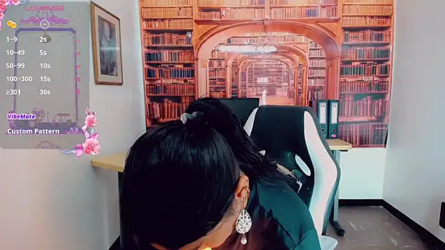 Snapshot of khiara_moretti chatting on March 14, 7:49 pm khiara moretti online show from March 14, 7:49 pm